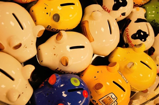 piggy-banks-1.jpg (1)