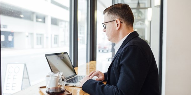 EZK Opent Tegemoetkomingsregeling Voor Door Coronacrisis Getroffen Ondernemers